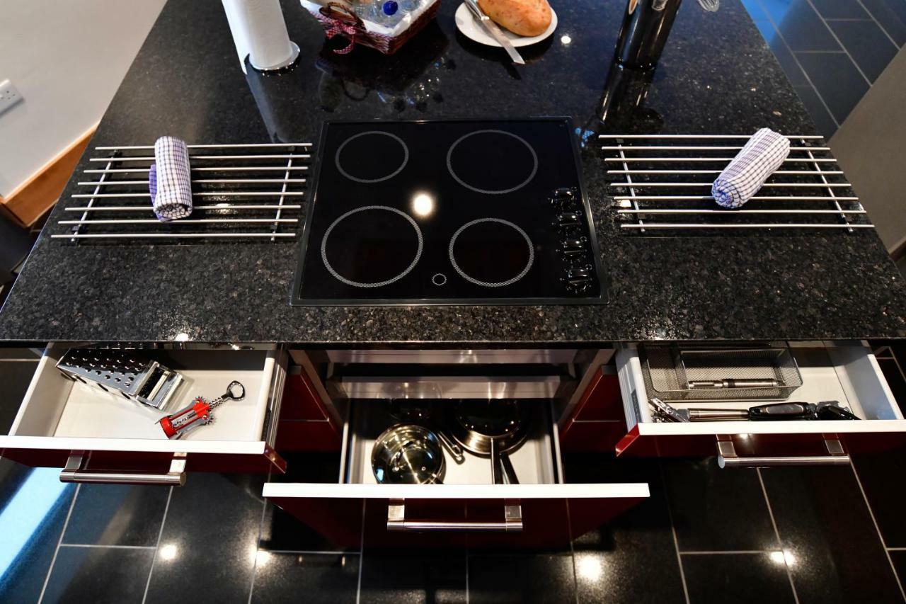 Just Stay Wales - Meridian Quay Penthouses Swansea Zewnętrze zdjęcie