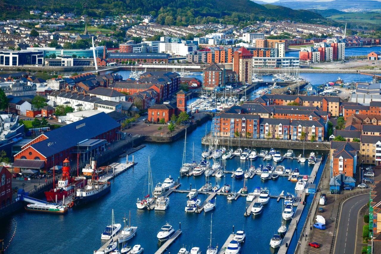 Just Stay Wales - Meridian Quay Penthouses Swansea Zewnętrze zdjęcie
